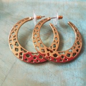 Stella & Dot gold hoop earrings